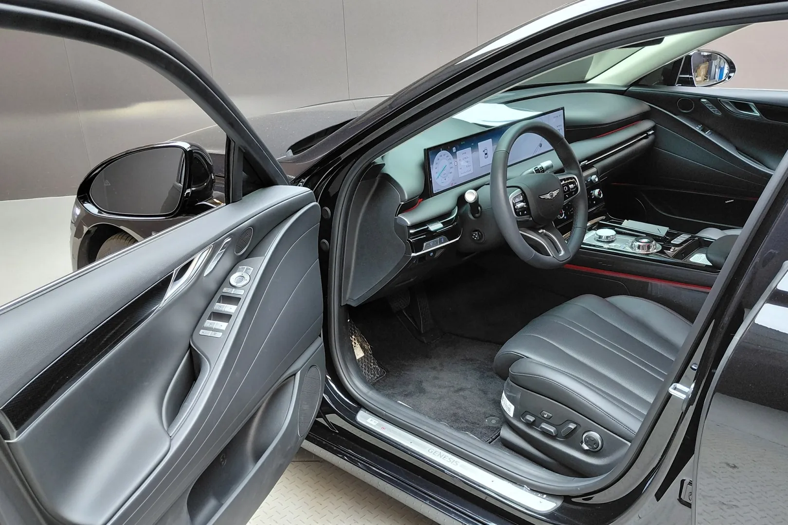 Genesis G80 2.5T AWD 2026 2.5 л 304 л.с Бензин в продаже: Чёрный, Автомат, Полный привод, страна-производитель — Корея, доставка по РФ, фото 4