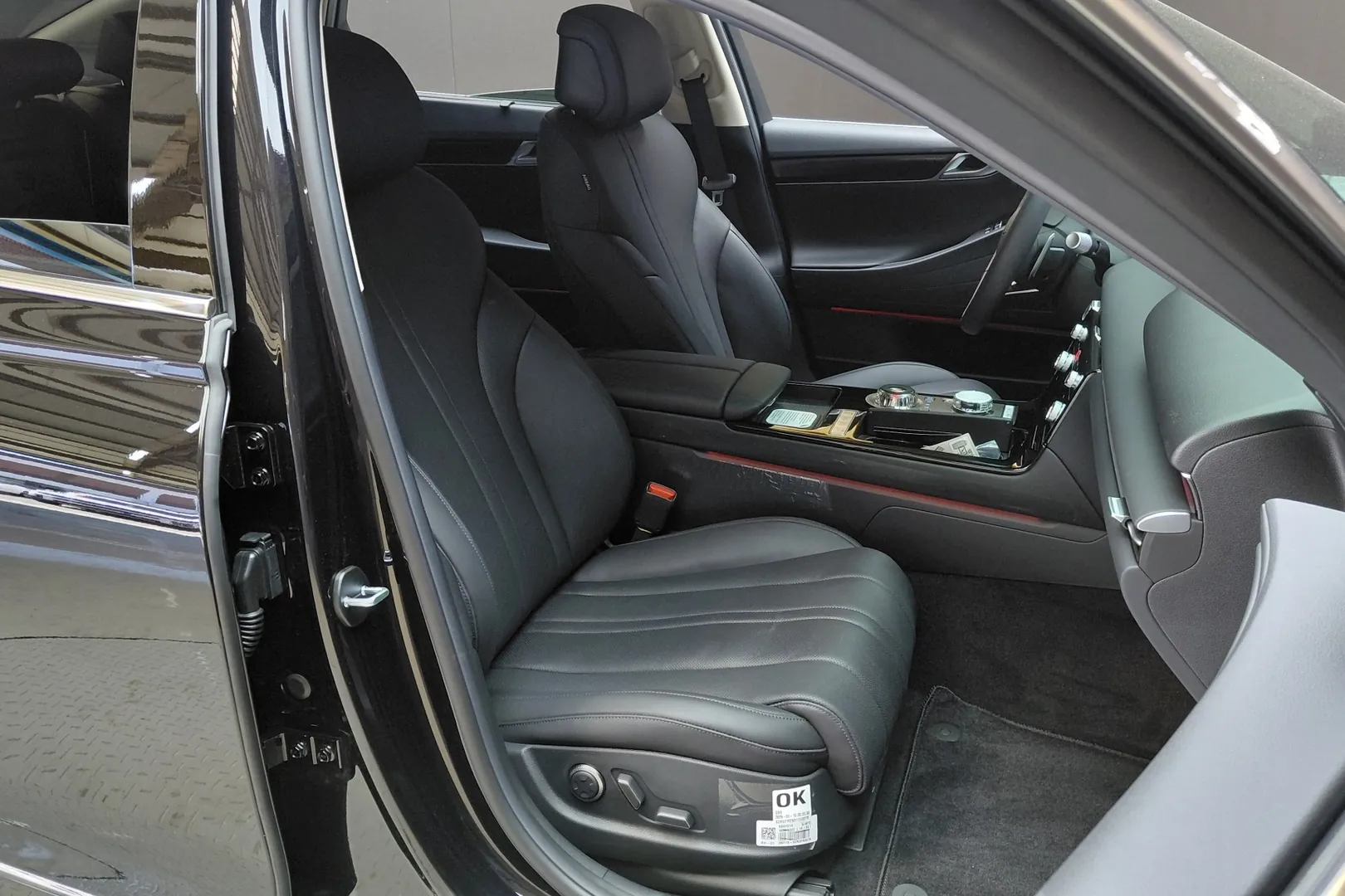 Новый Genesis G80 2.5T AWD 2026 2.5 л 304 л.с Бензин: Полный привод, Чёрный, коробка — Автомат, привезён из Корея, доставка по регионам, фото 5