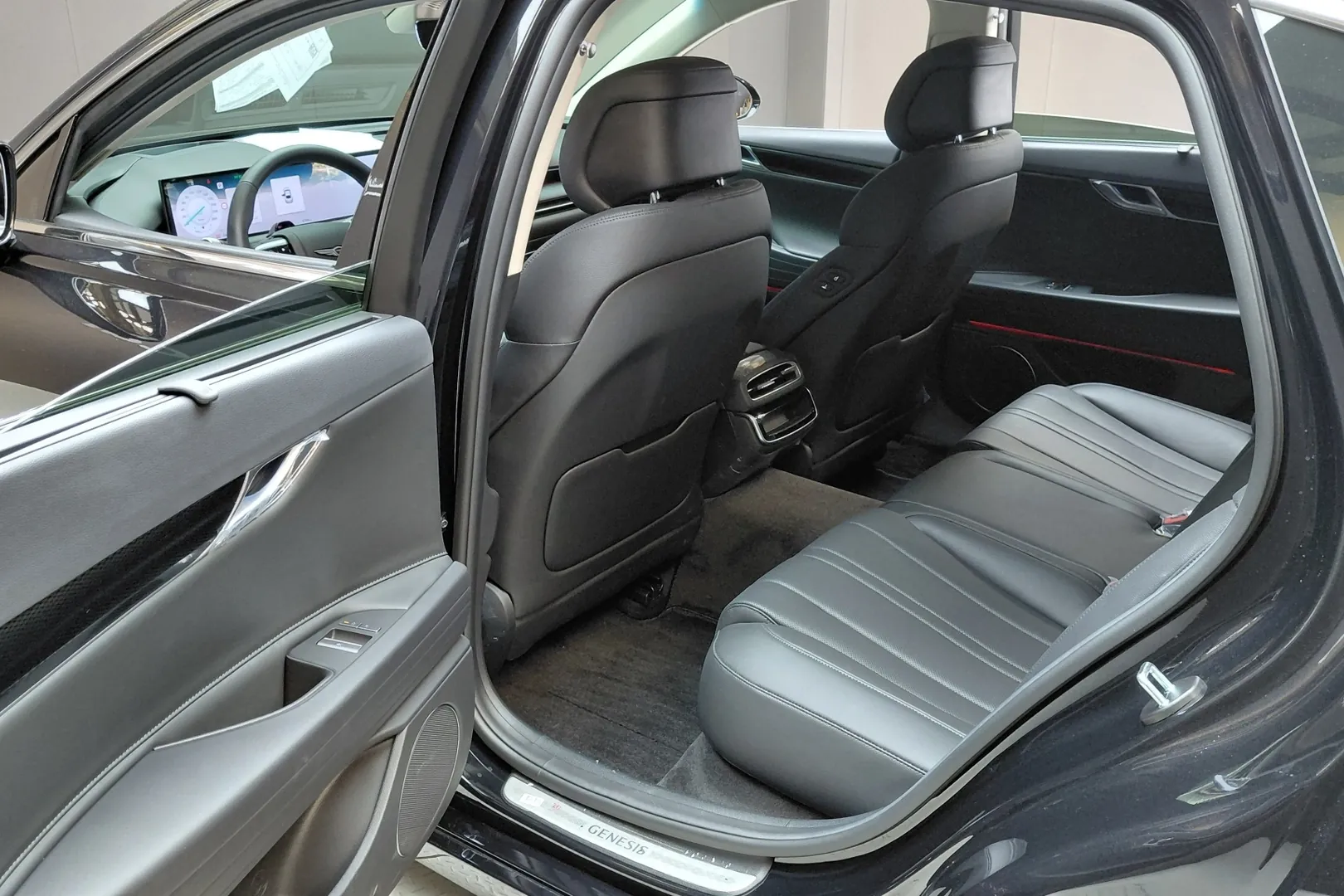 Genesis G80 2.5T AWD 2026 2.5 л 304 л.с Бензин, пробег 6 706 км, цвет кузова Чёрный, тип трансмиссии Автомат, привод Полный привод, из Корея, фото 18