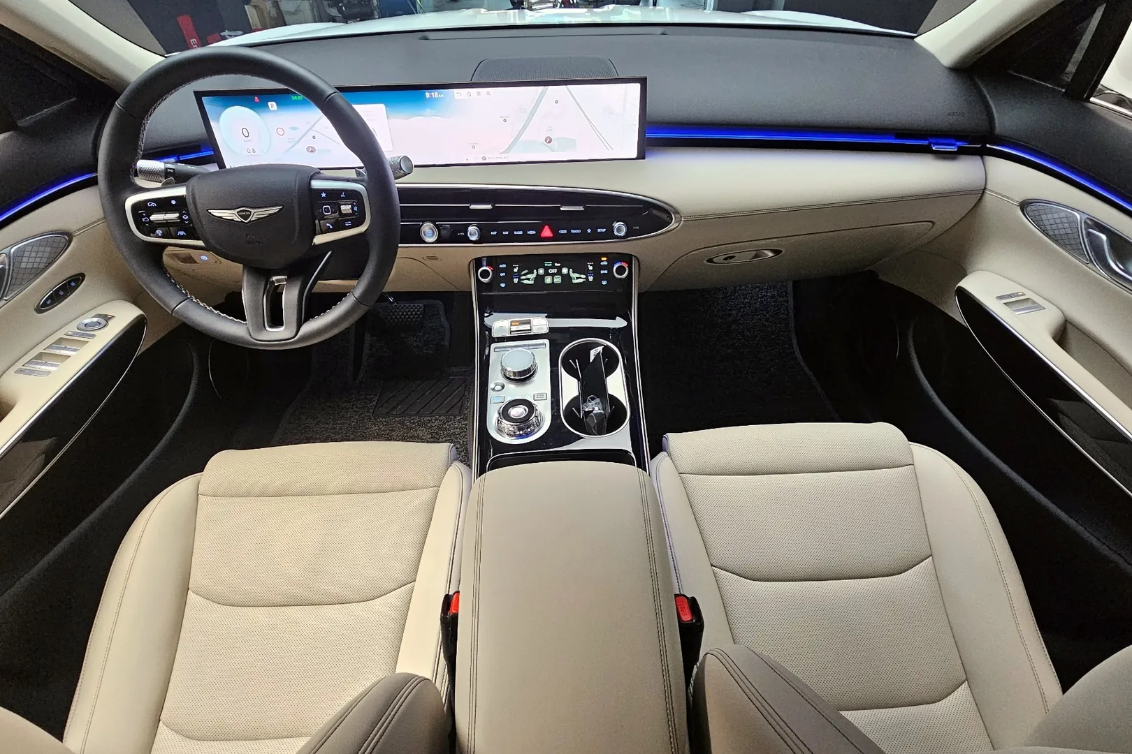 Genesis GV70 2.5T Gasoline AWD 2026 2.5 л 304 л.с Бензин в продаже: Белый, Автомат, Полный привод, страна-производитель — Корея, доставка по РФ