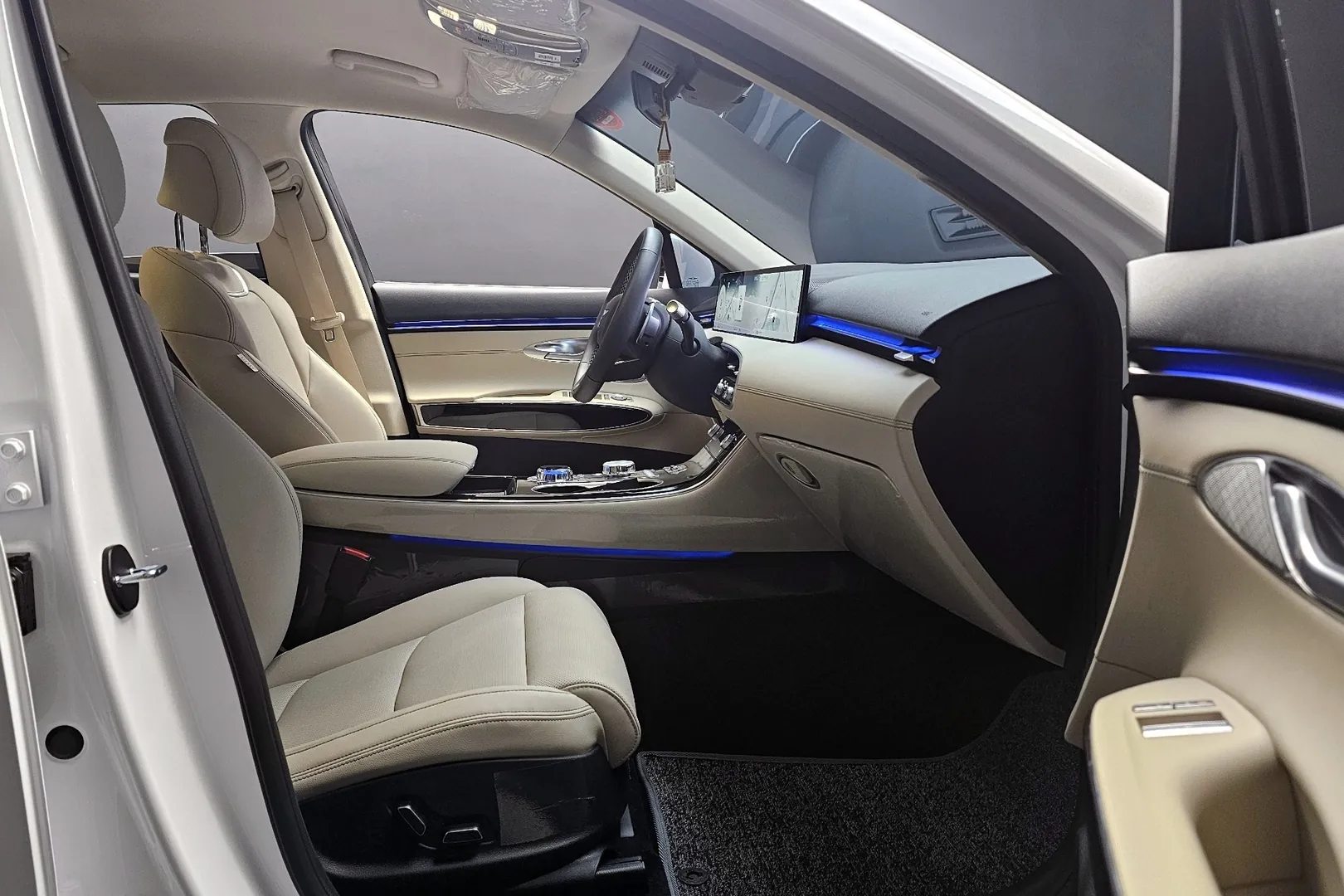 Genesis GV70 2.5T Gasoline AWD 2026 2.5 л 304 л.с Бензин, коробка Автомат, привод Полный привод, автомобиль из Корея, доставка по России