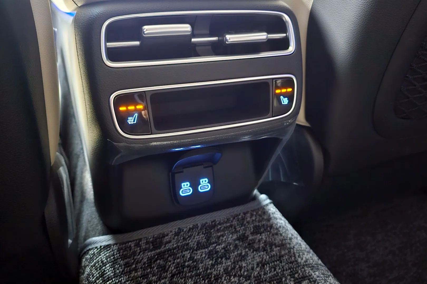 Заказать Genesis GV70 2.5T Gasoline AWD 2026 2.5 л 304 л.с Бензин, Белый, Полный привод, Автомат — поставка из Корея, доставка по России и СНГ