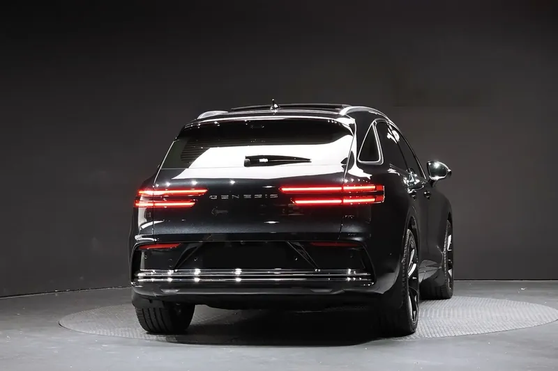 Заказать Genesis GV70 Electrified e-AWD 2026 0.0 л 435 л.с Электричество с пробегом 3 771 км, Автомат, Полный привод, цвет Чёрный, поставка из Корея, доставка по РФ GV70 Electrified e-AWD - фото 3