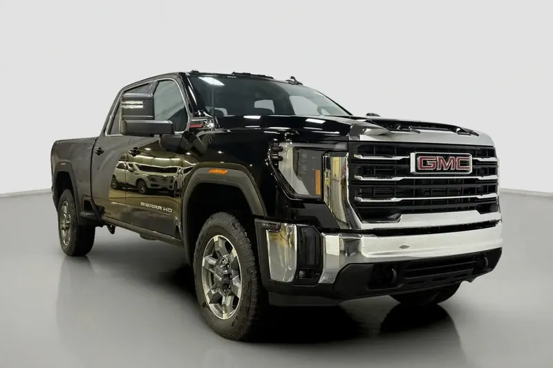 Заказать GMC Sierra 2500HD SLE Crew Cab 4WD 2026 6.6 л 470 л.с Дизель с пробегом 10 км, Автомат, Полный привод, цвет Чёрный, поставка из Канада, доставка по РФ Sierra 2500HD SLE Crew Cab 4WD - фото 3