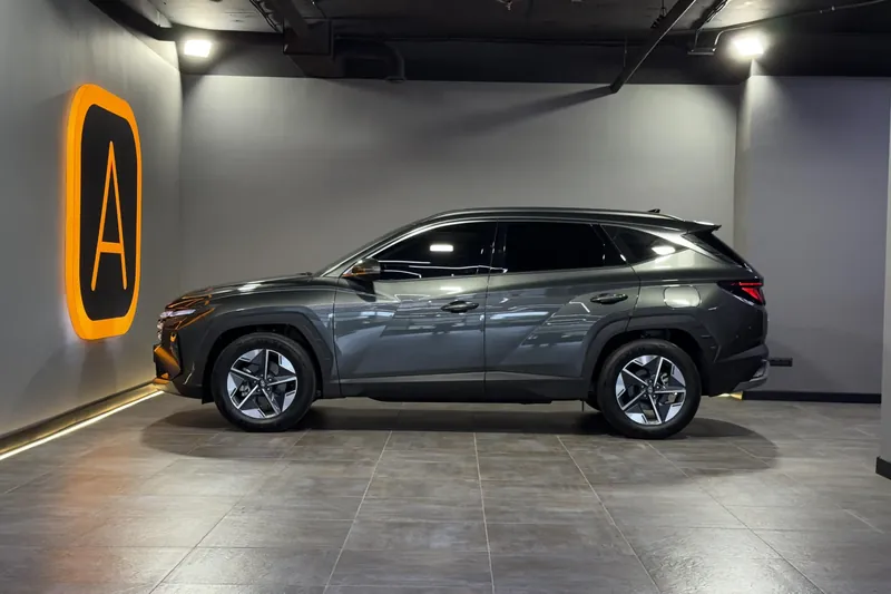 Hyundai Tucson 2025 1.6 л 180 л.с Бензин, новый авто, Передний привод, Автомат, цвет Серый, страна-производитель — Корея Tucson - фото 2