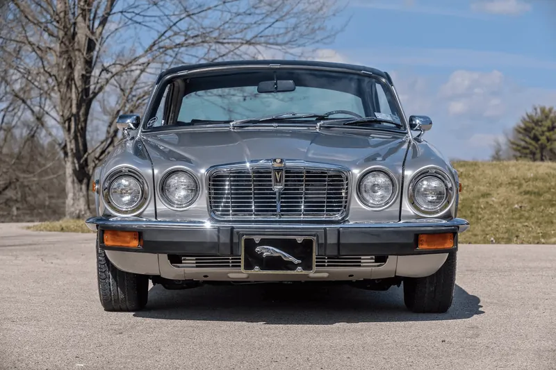 Jaguar XJ12C 1975 5.3 л 285 л.с Бензин, новый авто, Задний привод, Автомат, цвет Серый, страна-производитель — США XJ12C - фото 2