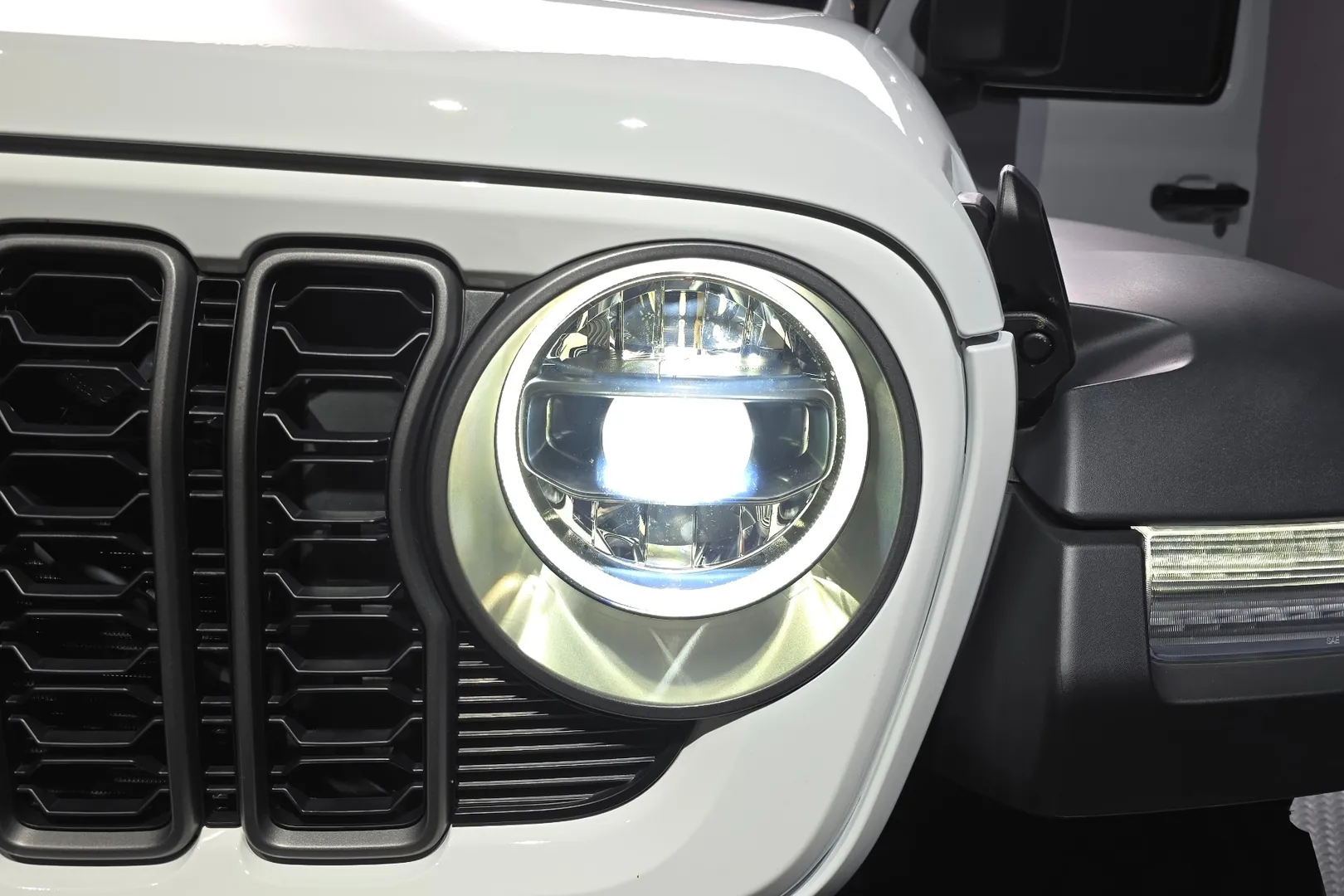 Jeep Wrangler Rubicon 2026 2.0 л 270 л.с Бензин в продаже: Белый, Автомат, Полный привод, страна-производитель — Корея, доставка по РФ, фото 4