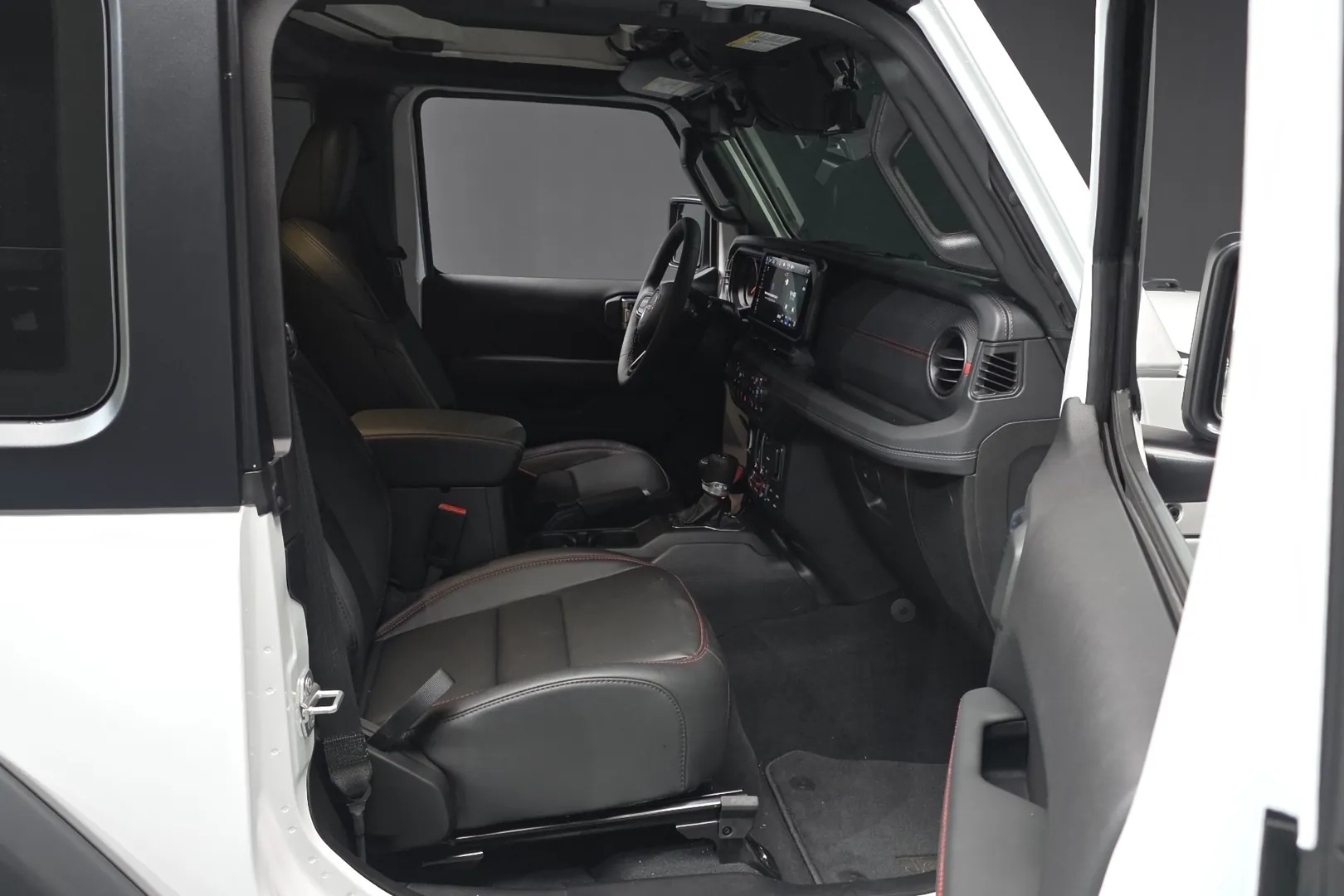Купить Jeep Wrangler Rubicon 2026 2.0 л 270 л.с Бензин с минимальным пробегом 1 909 км, Белый, доставим из Корея в любой город РФ, фото 13