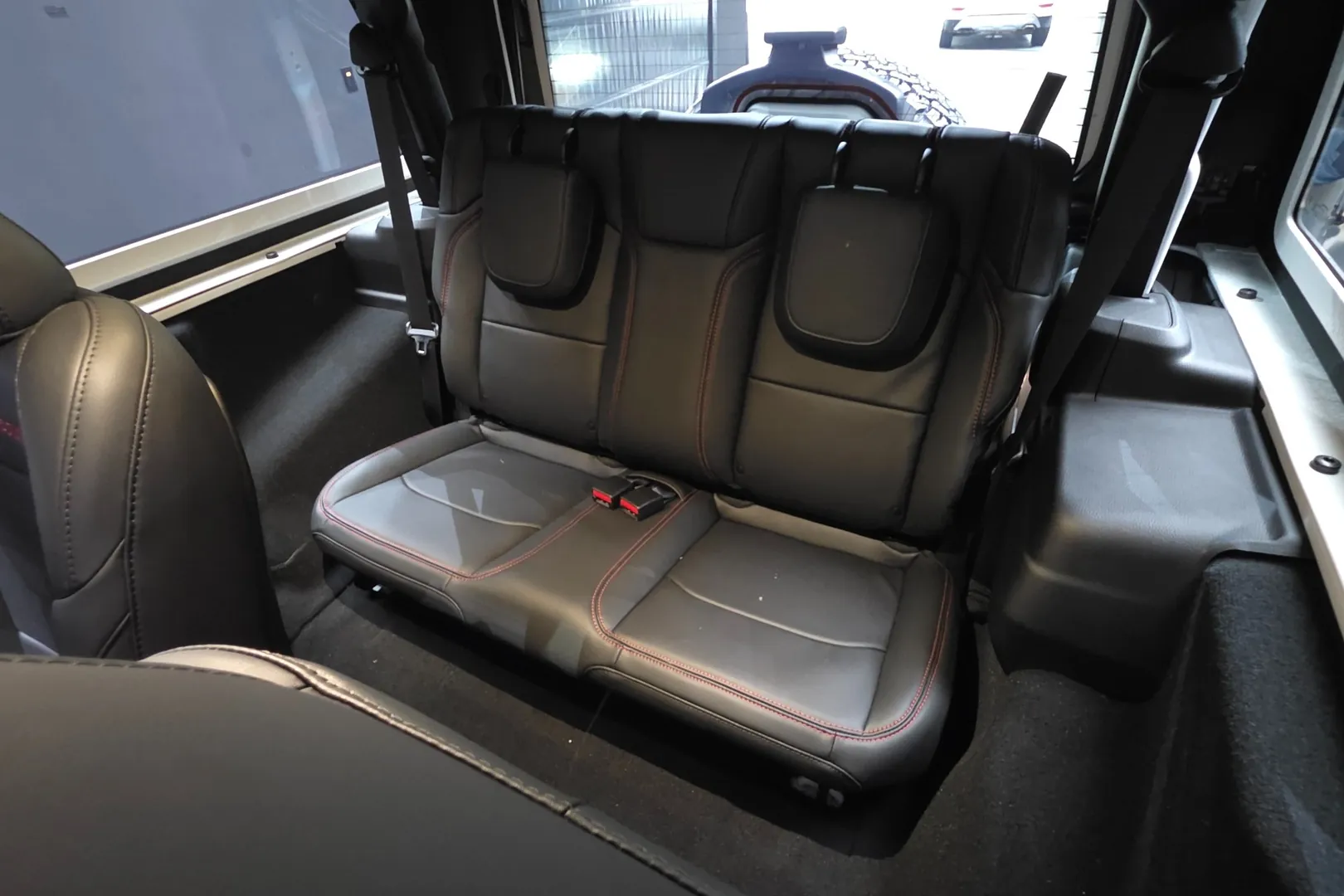 Jeep Wrangler Rubicon 2026 2.0 л 270 л.с Бензин, пробег 1 909 км, Белый цвет, коробка Автомат, привод Полный привод, авто из Корея, фото 15