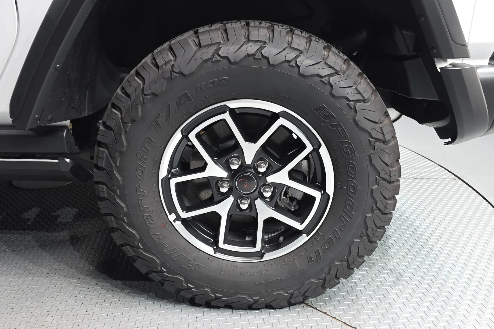 Новый Jeep Wrangler Rubicon 2026 2.0 л 270 л.с Бензин: Полный привод, Белый, коробка — Автомат, привезён из Корея, доставка по регионам, фото 5