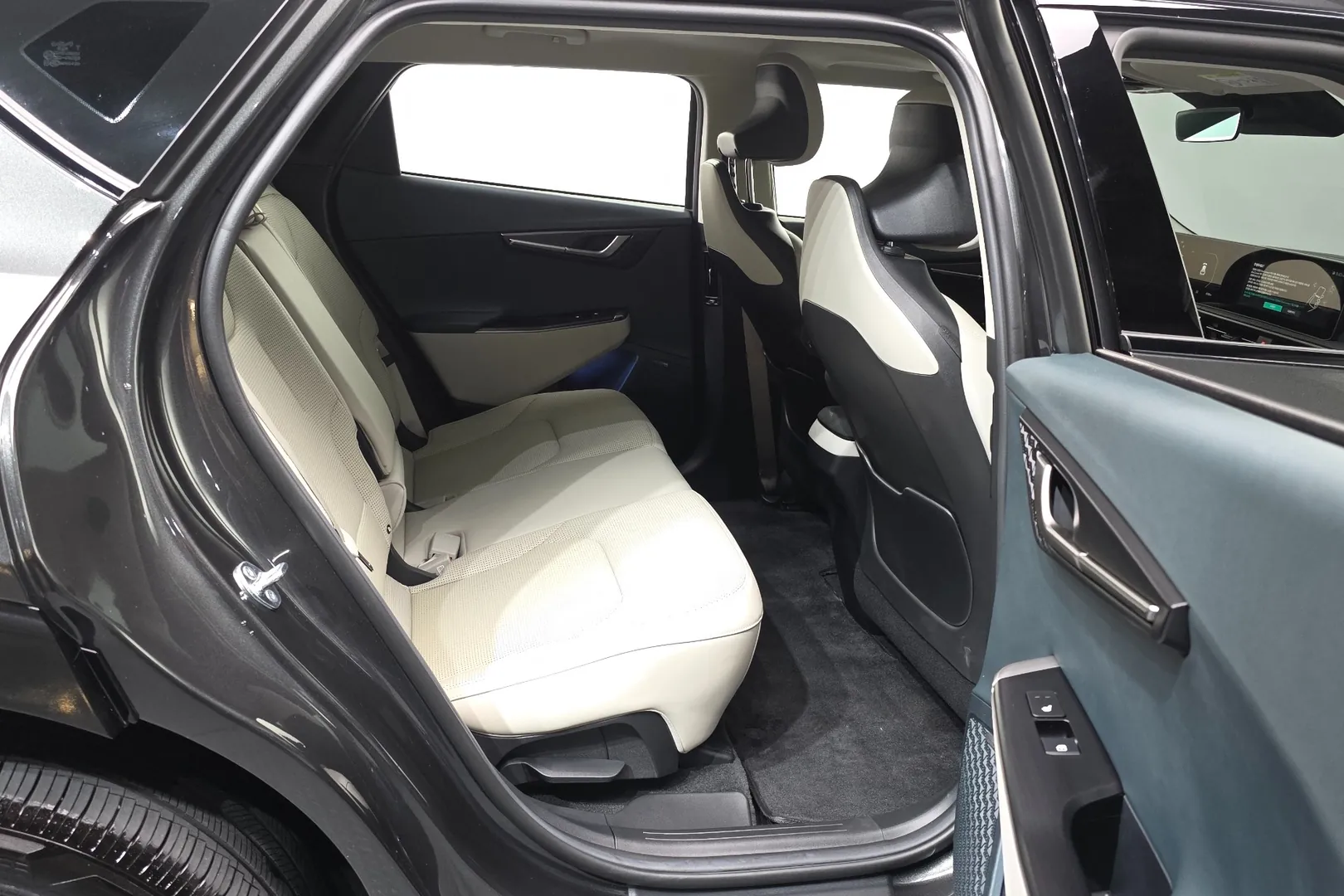 Автомобиль Kia EV6 Long Range 4WD Earth 2026 0.0 л 325 л.с Электричество, Серый, пробег 500 км, производство — Корея, доставка по РФ, фото 9