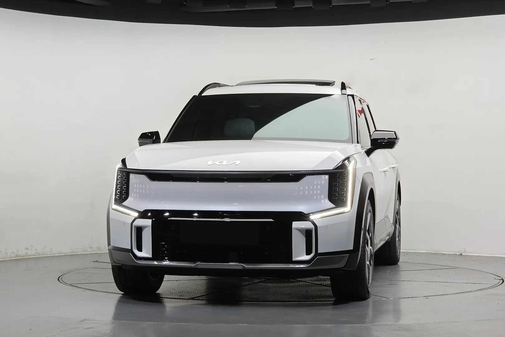 Kia EV9 Long Range 4WD GT-Line 2026 0.0 л 380 л.с Электричество, новый авто, Полный привод, Автомат, цвет Белый, страна-производитель — Корея EV9 Long Range 4WD GT-Line - фото 2