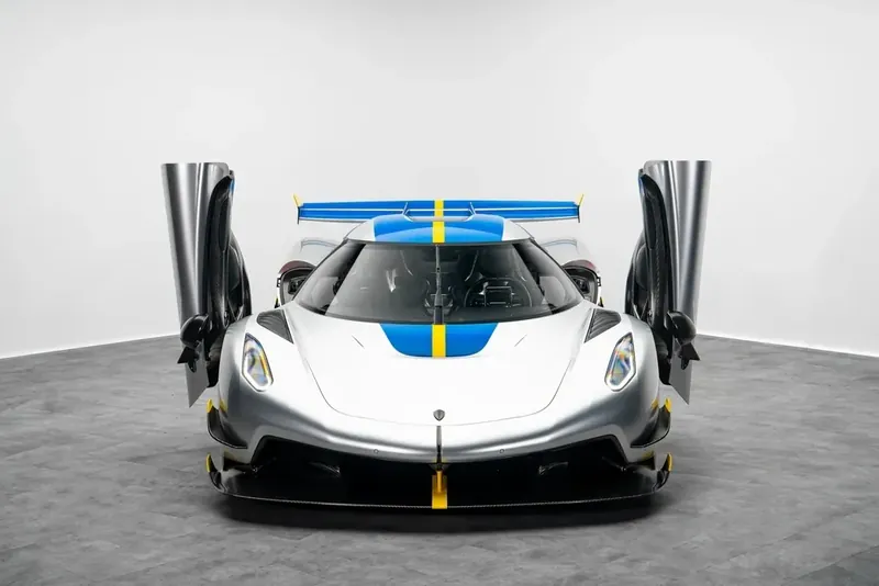 Koenigsegg Jesko Attack Power Upgrade 2024 5.0 л 1280 л.с Бензин, новый авто, Задний привод, Автомат, цвет Серебристый, страна-производитель — ОАЭ Jesko Attack Power Upgrade - фото 2