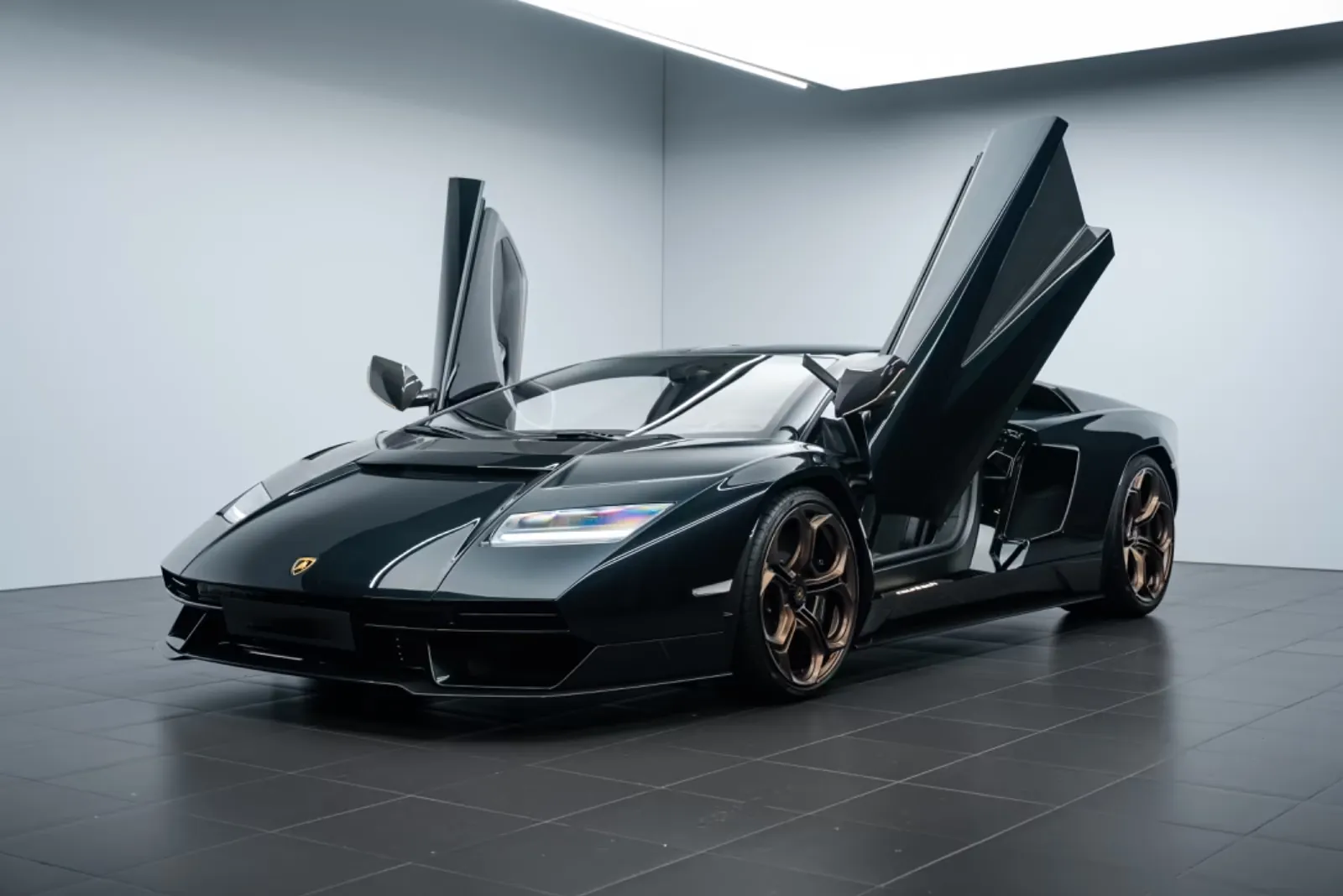 Lamborghini Countach LPI 800-4 1of112 CARBON 2022 6.5 л 814 л.с Гибрид, новый авто, Полный привод, Автомат, цвет Чёрный, страна-производитель — Италия