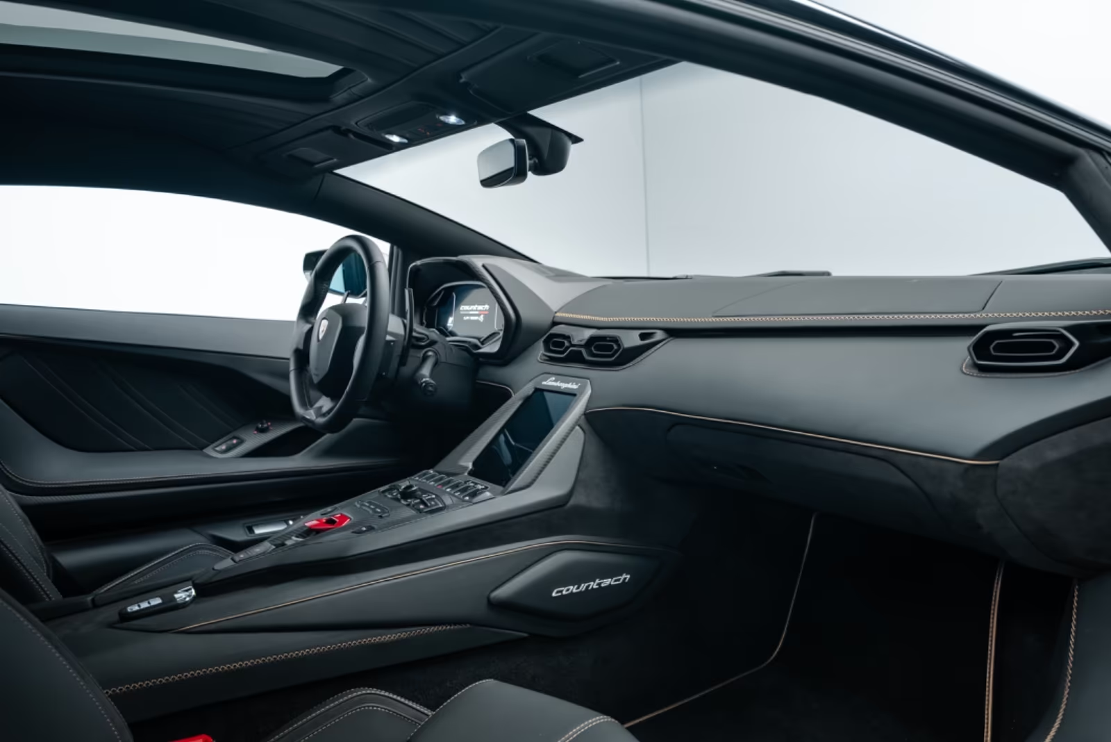 Новый Lamborghini Countach LPI 800-4 1of112 CARBON 2022 6.5 л 814 л.с Гибрид в кузове Чёрный, коробка — Автомат, привод — Полный привод, страна производства — Италия