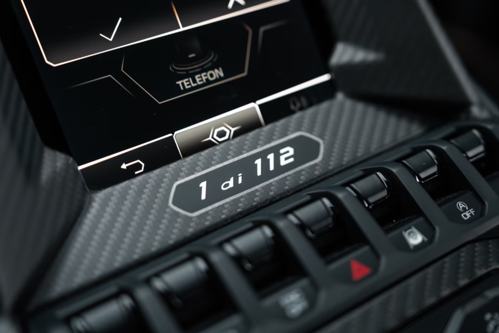 Lamborghini Countach LPI 800-4 1of112 CARBON 2022 6.5 л 814 л.с Гибрид, пробег 960 км, цвет кузова Чёрный, тип трансмиссии Автомат, привод Полный привод, из Италия