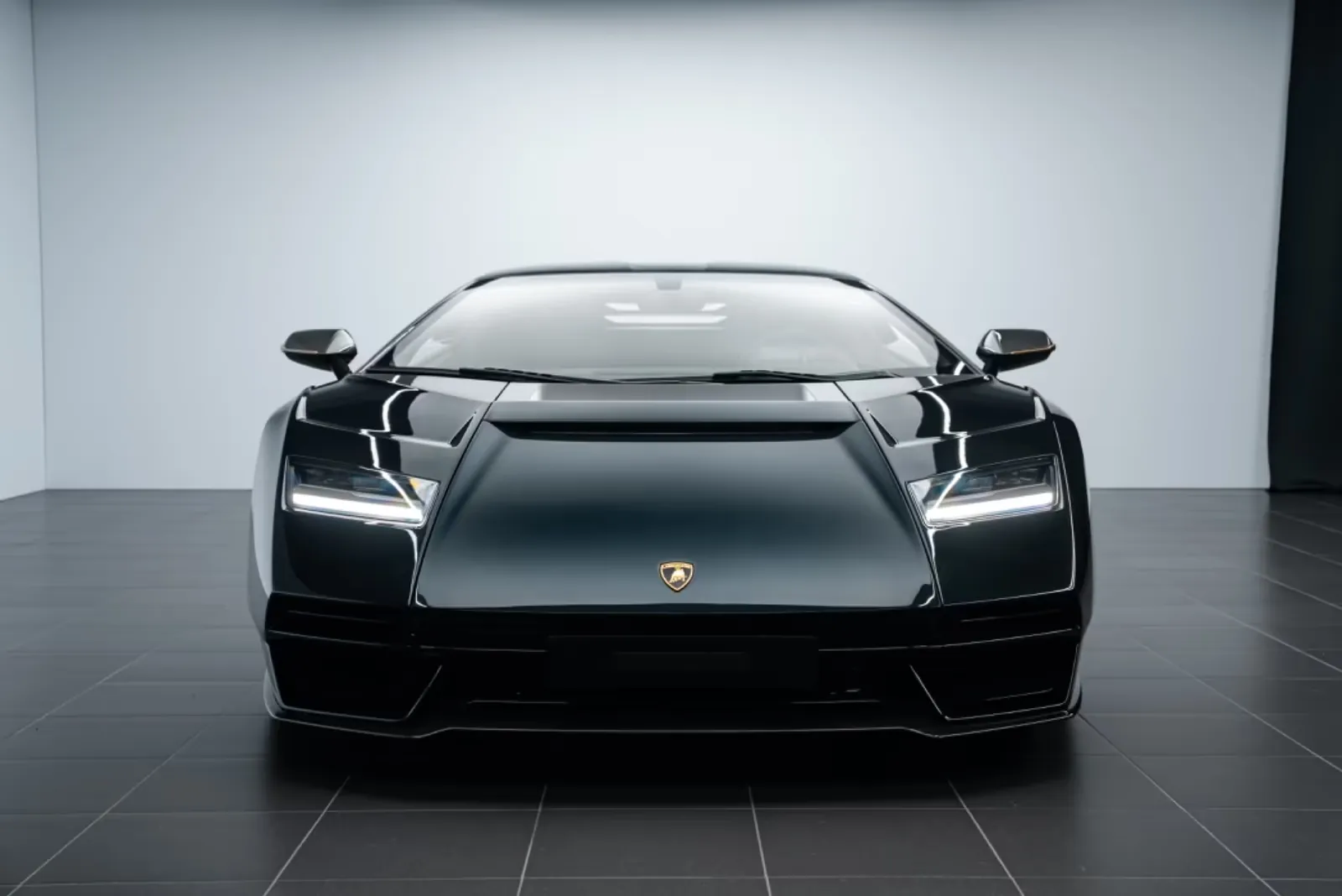 Заказать Lamborghini Countach LPI 800-4 1of112 CARBON 2022 6.5 л 814 л.с Гибрид с пробегом 960 км, Автомат, Полный привод, цвет Чёрный, поставка из Италия, доставка по РФ