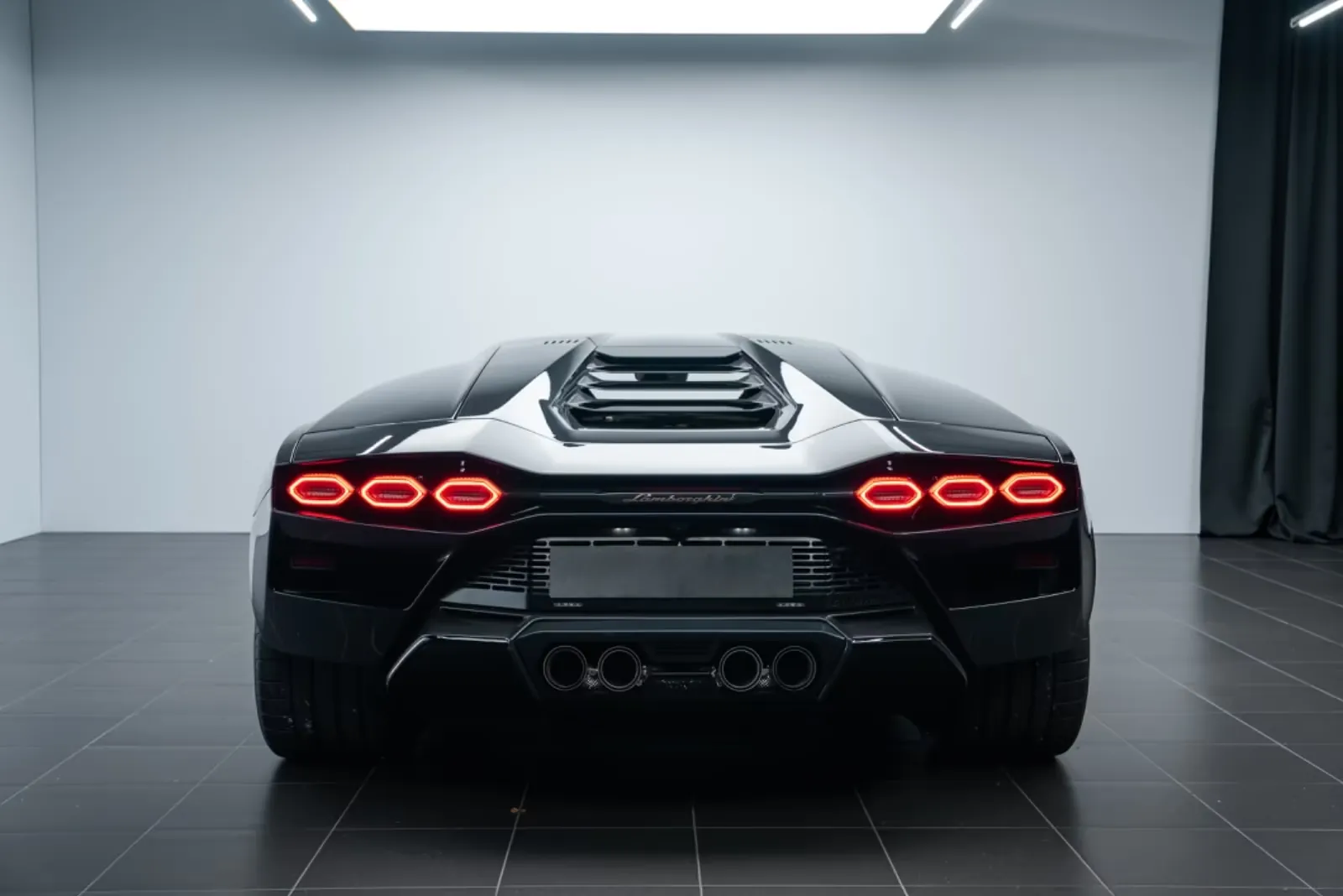 Lamborghini Countach LPI 800-4 1of112 CARBON 2022 6.5 л 814 л.с Гибрид в продаже: Чёрный, Автомат, Полный привод, страна-производитель — Италия, доставка по РФ