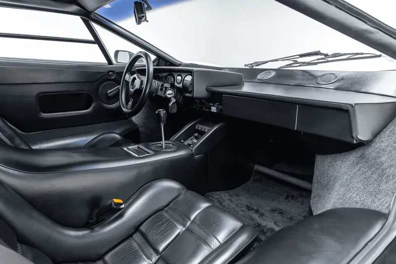 Доступен к заказу Lamborghini Countach 1983 4.8 л 375 л.с Бензин: Белый, коробка Механика, привод Задний привод, осмотр и тест-драйв в Москве Countach 5000 S - фото 3