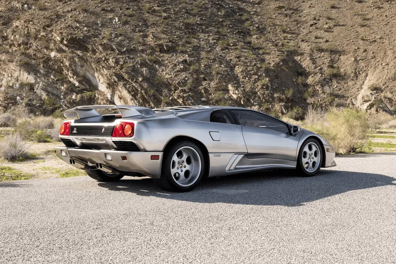 Lamborghini Diablo 1994 5.7 л 525 л.с Бензин в продаже: Серебристый, Механика, Задний привод, страна-производитель — США, доставка по РФ Diablo SE30 - фото 2