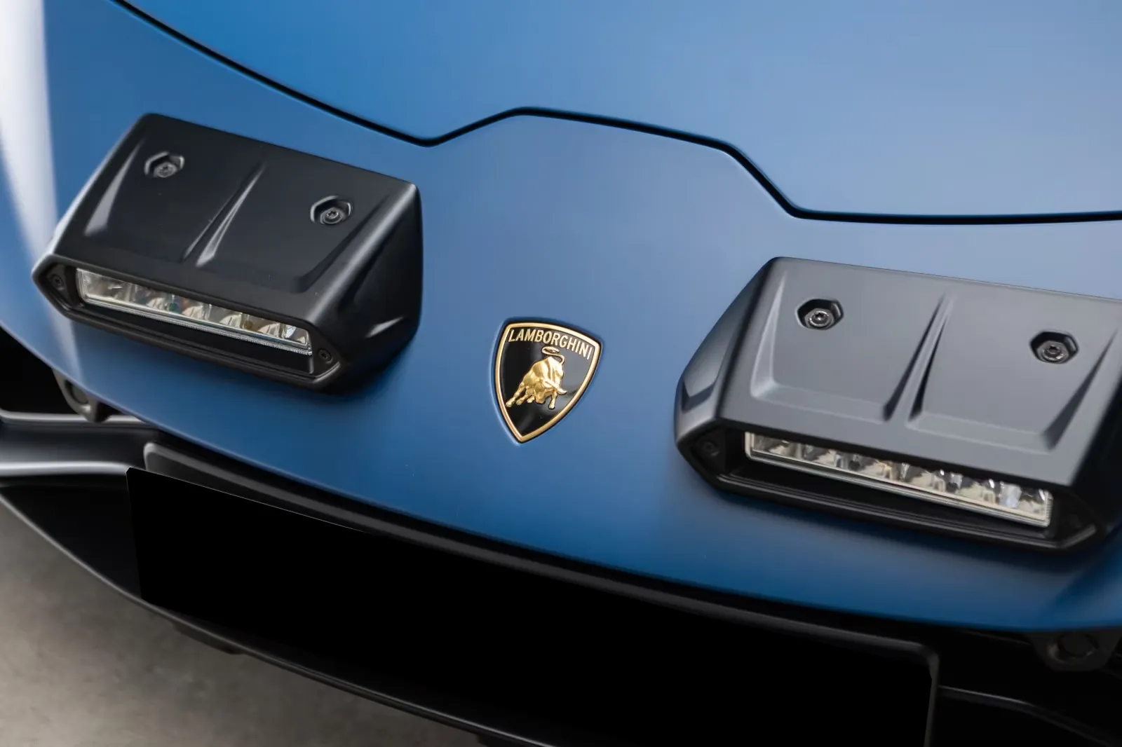 Новый Lamborghini Huracán Sterrato 2026 5.2 л 610 л.с Бензин: Полный привод, Синий, коробка — Автомат, привезён из Италия, доставка по регионам