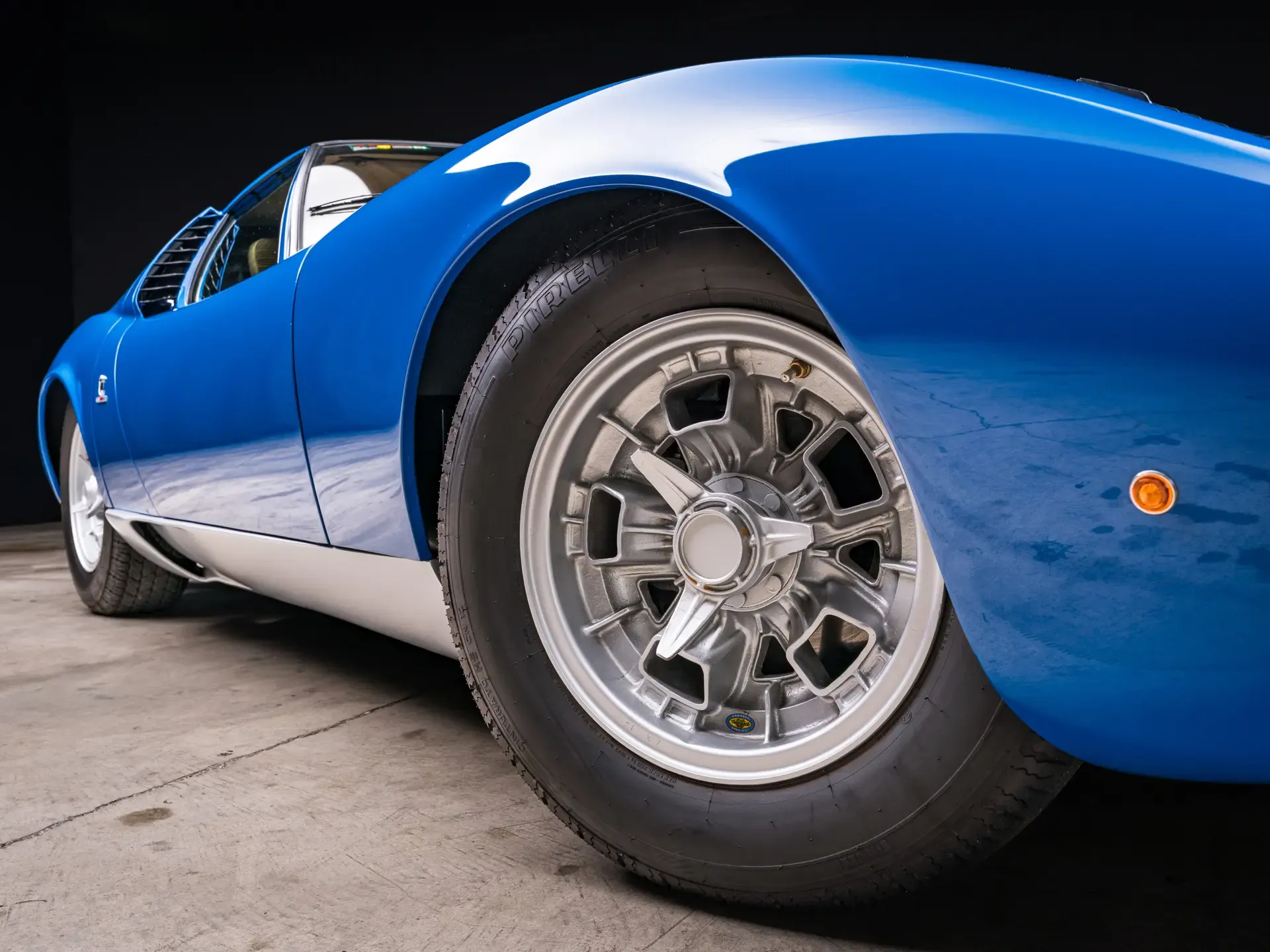 Доставка по РФ: Lamborghini Miura P400 1967 3.9 л 350 л.с Бензин, Синий, пробег 60 000 км, Задний привод, Механика, осмотр возможен в Москве