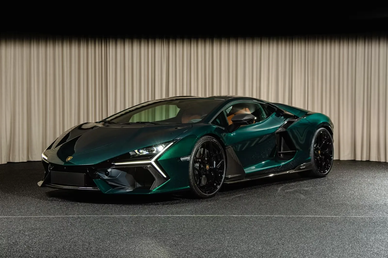 Фото для lamborghini Revuelto