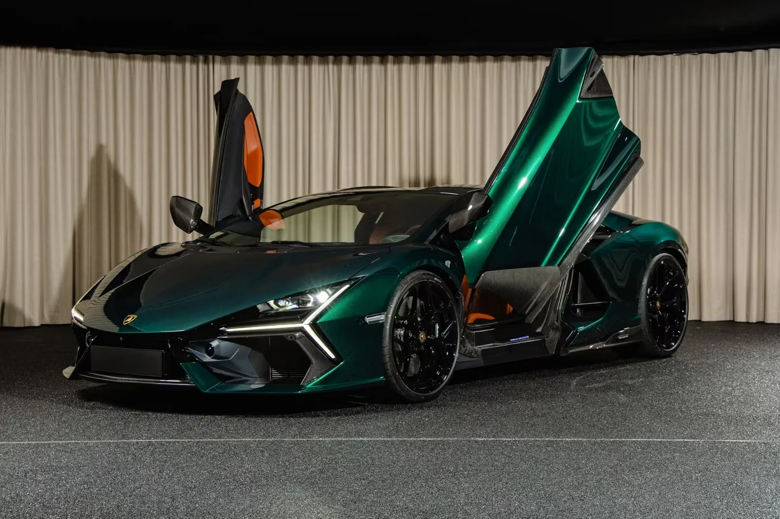 Lamborghini Revuelto 2025 6.5 л 1015 л.с Гибрид, новый авто, Полный привод, Автомат, цвет Зелёный, страна-производитель — Италия