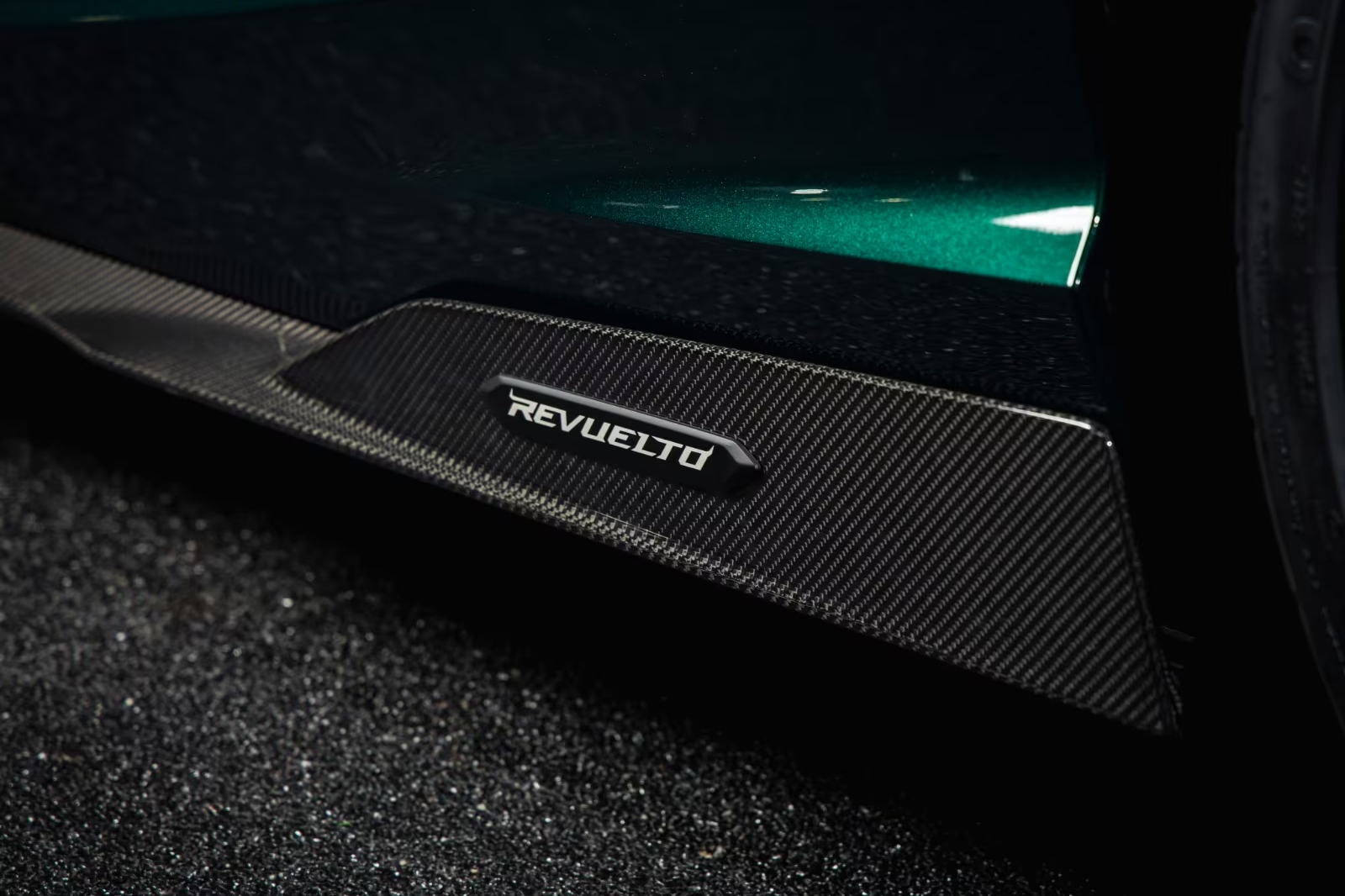 Lamborghini Revuelto 2025 6.5 л 1015 л.с Гибрид, пробег 160 км, цвет кузова Зелёный, тип трансмиссии Автомат, привод Полный привод, из Италия