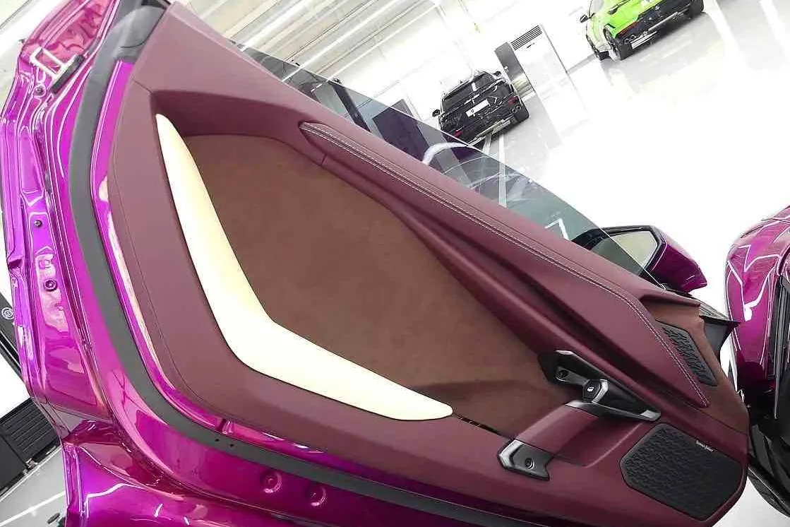 Новый Lamborghini Revuelto 6.5 V12 (HPEV, plug-in hybrid) 2026 6.5 л 1015 л.с Гибрид в кузове Фиолетовый, коробка — Автомат, привод — Полный привод, страна производства — Корея, фото 12