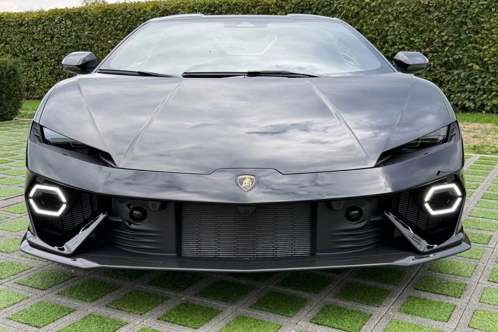 Lamborghini Temerario 2026 4.0 л 920 л.с Гибрид, новый авто, Полный привод, Автомат, цвет Чёрный, страна-производитель — Германия Temerario - фото 2