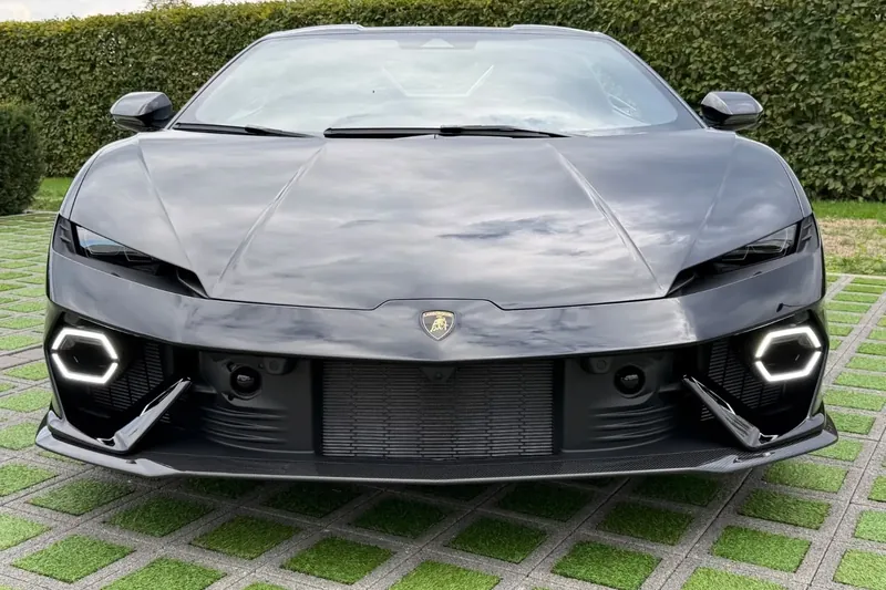 Lamborghini Temerario 2026 4.0 л 920 л.с Гибрид, новый авто, Полный привод, Автомат, цвет Чёрный, страна-производитель — Германия Temerario - фото 2