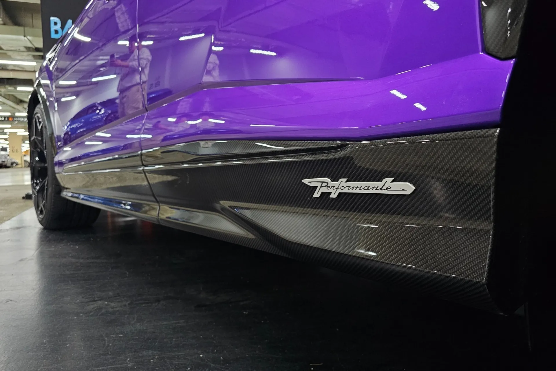 Доставка по РФ: Lamborghini Urus 4.0 V8 Performante 2024 4.0 л 666 л.с Бензин, Фиолетовый, пробег 3 200 км, Полный привод, Автомат, осмотр возможен в Москве