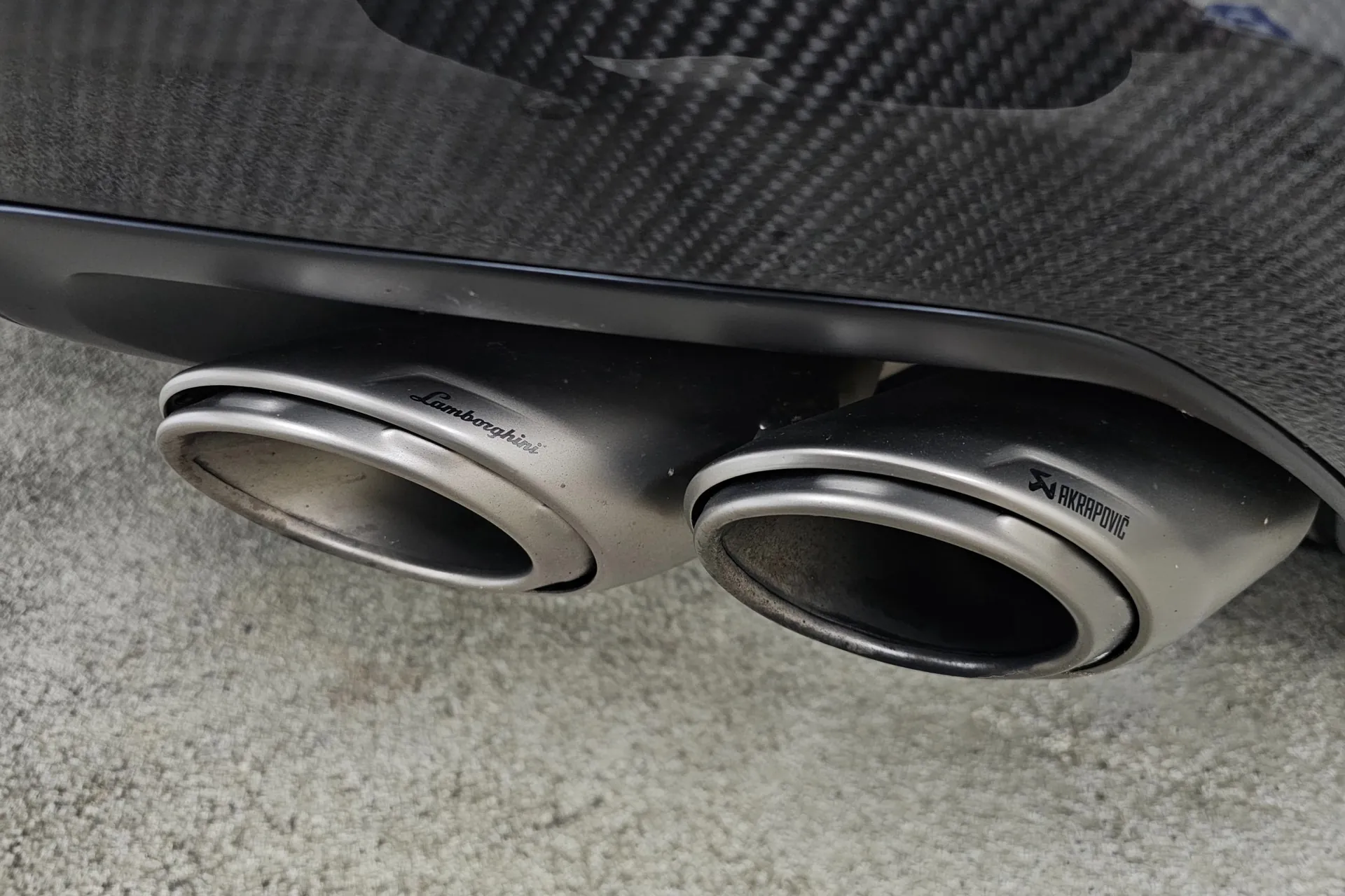 Официальная поставка Lamborghini Urus 4.0 V8 Performante 2024 4.0 л 666 л.с Бензин, Фиолетовый, Автомат, Полный привод, привезён из Италия