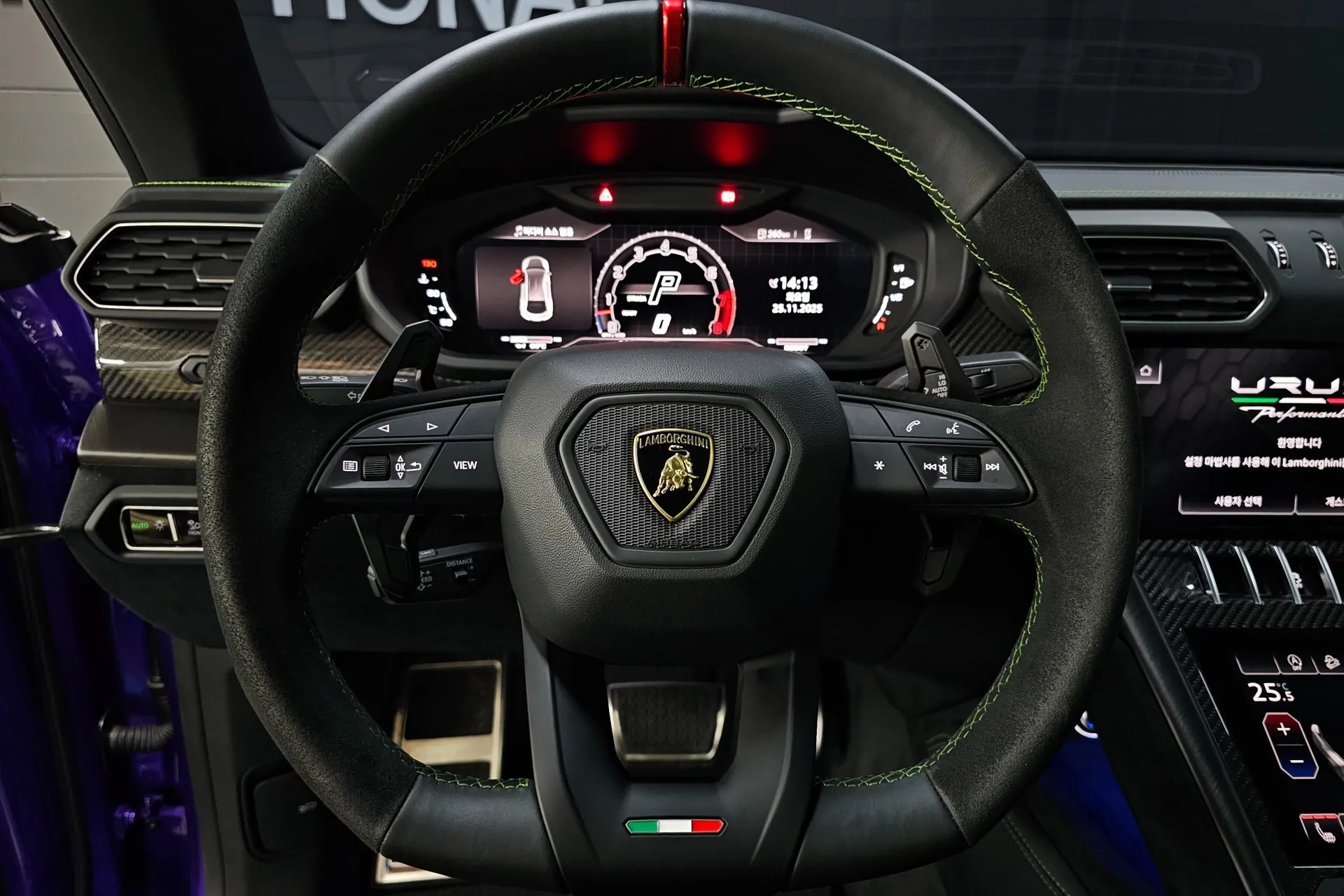 Выбор покупателей — Lamborghini Urus 4.0 V8 Performante 2024 4.0 л 666 л.с Бензин, пробег 3 200 км, Фиолетовый, привезён из Италия, доставка по РФ