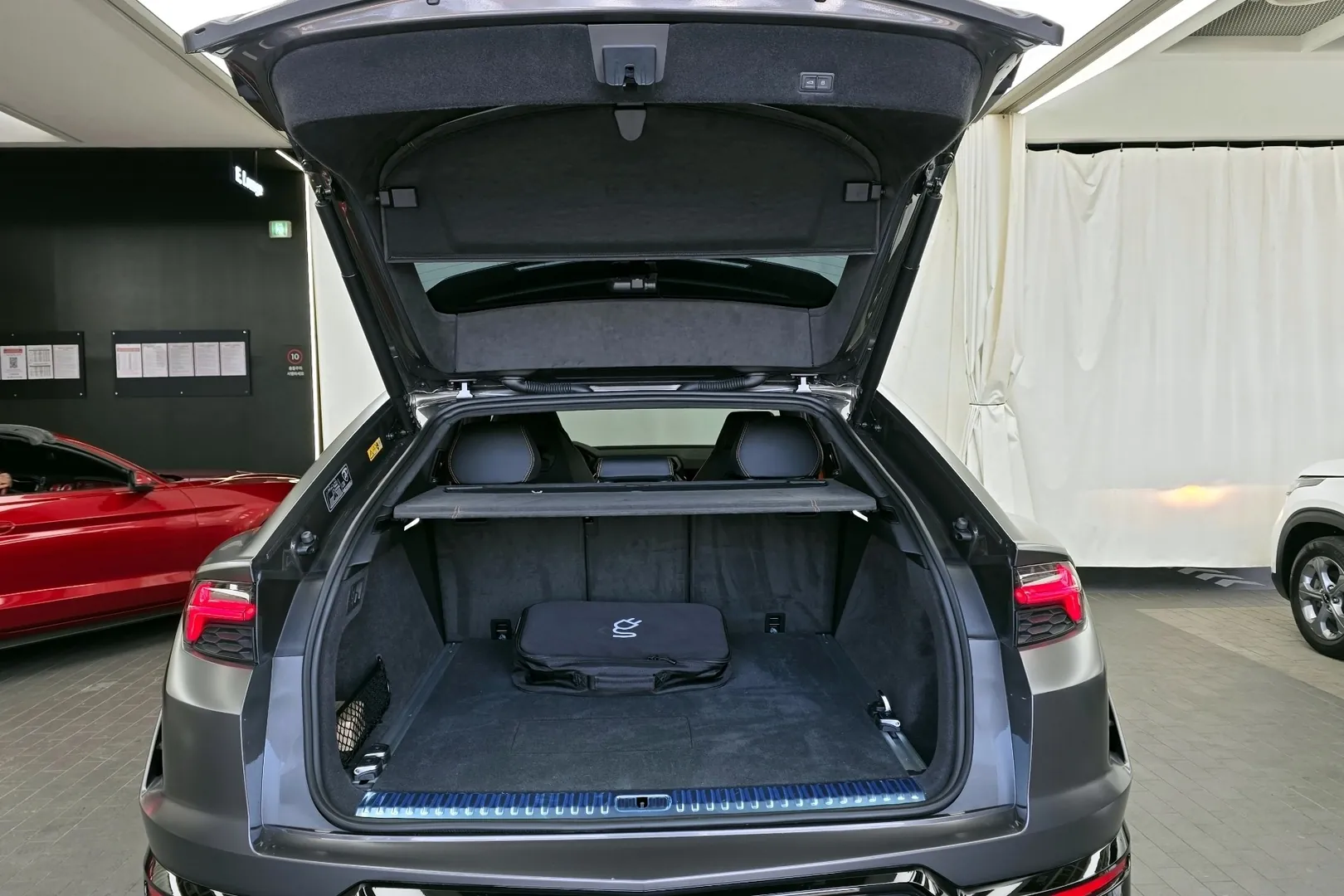 Доступен к заказу Lamborghini Urus 4.0 V8 SE 2025 4.0 л 800 л.с Бензин: Серый, коробка Автомат, привод Полный привод, осмотр и тест-драйв в Москве