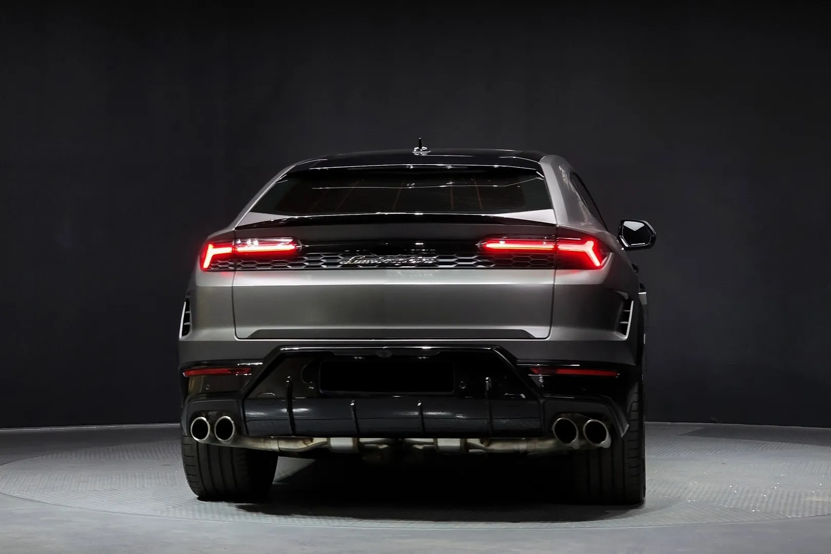 Купить Lamborghini Urus 4.0 V8 SE 2025 4.0 л 800 л.с Бензин, Серый, Автомат, Полный привод — авто из Италия, с доставкой по всей России