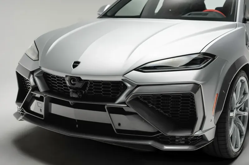Заказать Lamborghini Urus SE BRABUS 900 2026 4.0 л 900 л.с Гибрид с пробегом 10 км, Автомат, Полный привод, цвет Серый, поставка из Германия, доставка по РФ Urus SE 900 - фото 3