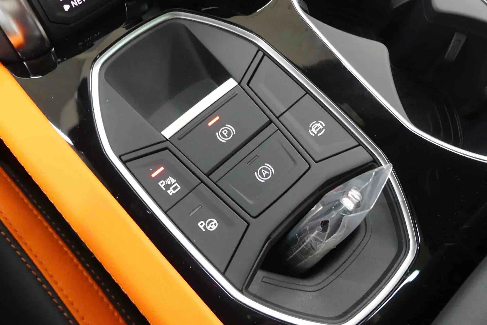 Новый Lamborghini Urus SE 2026 4.0 л 800 л.с Гибрид в кузове Оранжевый, коробка — Автомат, привод — Полный привод, страна производства — Корея, фото 12