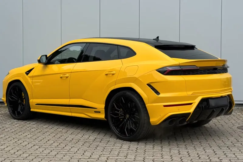 Заказать Lamborghini Urus SE 2026 4.0 л 799 л.с Гибрид с пробегом 50 км, Автомат, Полный привод, цвет Желтый, поставка из Германия, доставка по РФ Urus SE - фото 3