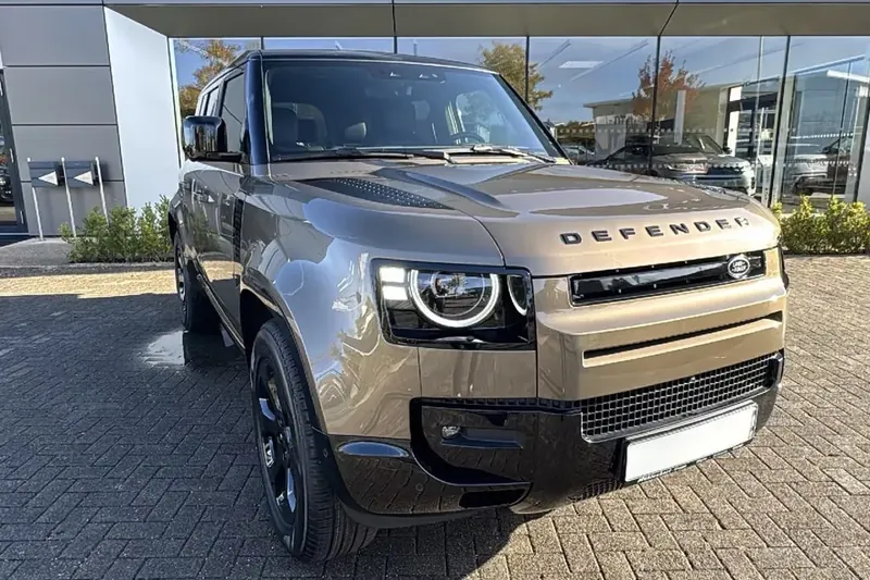 Land Rover Defender 110 D300 X-Dynamic HSE 2026 3.0 л 249 л.с Дизель, новый авто, Полный привод, Автомат, цвет Коричневый, страна-производитель — Германия Defender 110 D300 X-Dynamic HSE - фото 2
