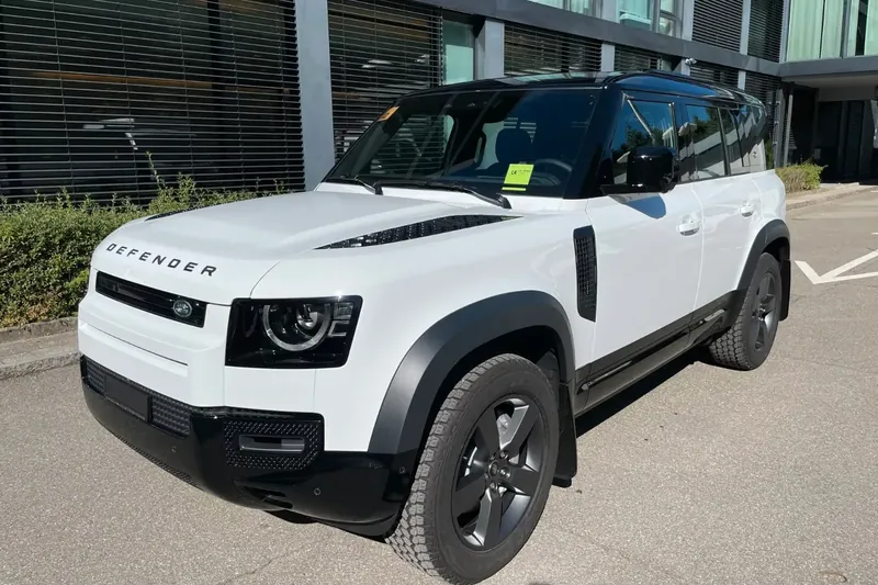 Land Rover Defender 110 P400 I6 X-Dynamic SE