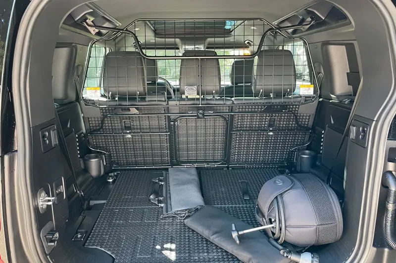 Выбор покупателей — Land Rover Defender 110 P400 I6 X-Dynamic SE 2026 3.0 л 400 л.с Бензин, пробег 10 км, Белый, привезён из Германия, доставка по РФ, фото 6