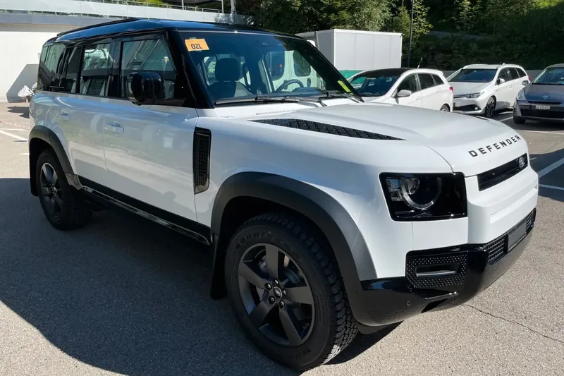 Заказать Land Rover Defender 110 P400 I6 X-Dynamic SE 2026 3.0 л 400 л.с Бензин, Белый, Полный привод, Автомат — поставка из Германия, доставка по России и СНГ, фото 10