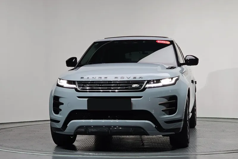 Land Rover Range Rover Evoque II P250 Dynamic SE 2024 2.0 л 250 л.с Бензин, новый авто, Полный привод, Автомат, цвет Белый, страна-производитель — Великобритания Range Rover Evoque P250 Dynamic SE — фото 2