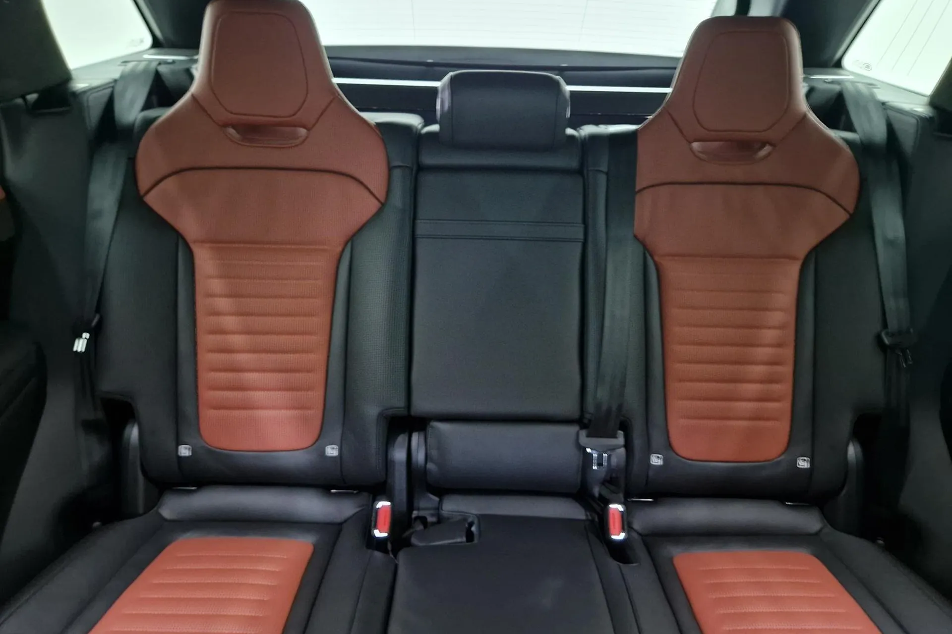 Новый Land Rover Range Rover Sport P635 SV 2025 4.4 л 635 л.с Бензин в кузове Чёрный, коробка — Автомат, привод — Полный привод, страна производства — Великобритания