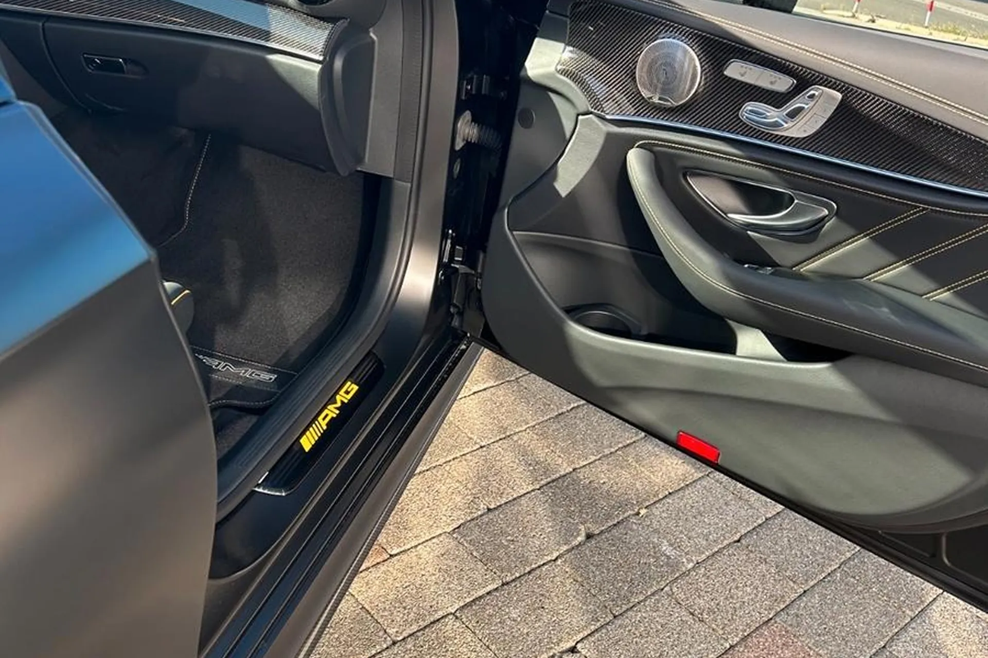 Официальная поставка Land Rover Range Rover Sport P635 SV 2025 4.4 л 635 л.с Бензин, Чёрный, Автомат, Полный привод, привезён из Великобритания