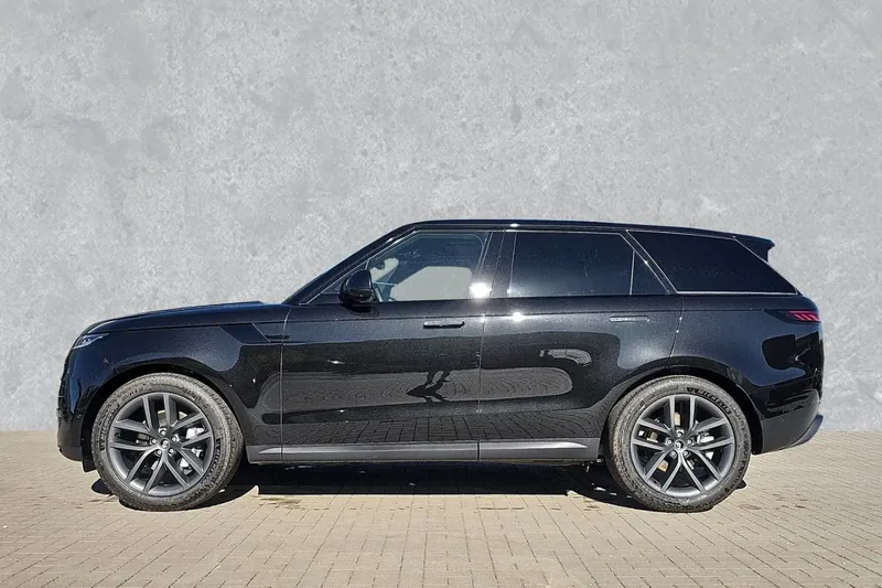 Land Rover Range Rover Sport D250 SE Momentum Light 2026 3.0 л 249 л.с Дизель, новый авто, Полный привод, Автомат, цвет Чёрный, страна-производитель — Германия Range Rover Sport D250 SE Momentum Light - фото 2