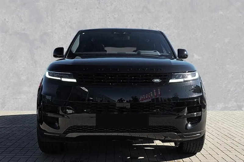 Заказать Land Rover Range Rover Sport D250 SE Momentum Light 2026 3.0 л 249 л.с Дизель с пробегом 1 000 км, Автомат, Полный привод, цвет Чёрный, поставка из Германия, доставка по РФ Range Rover Sport D250 SE Momentum Light - фото 3