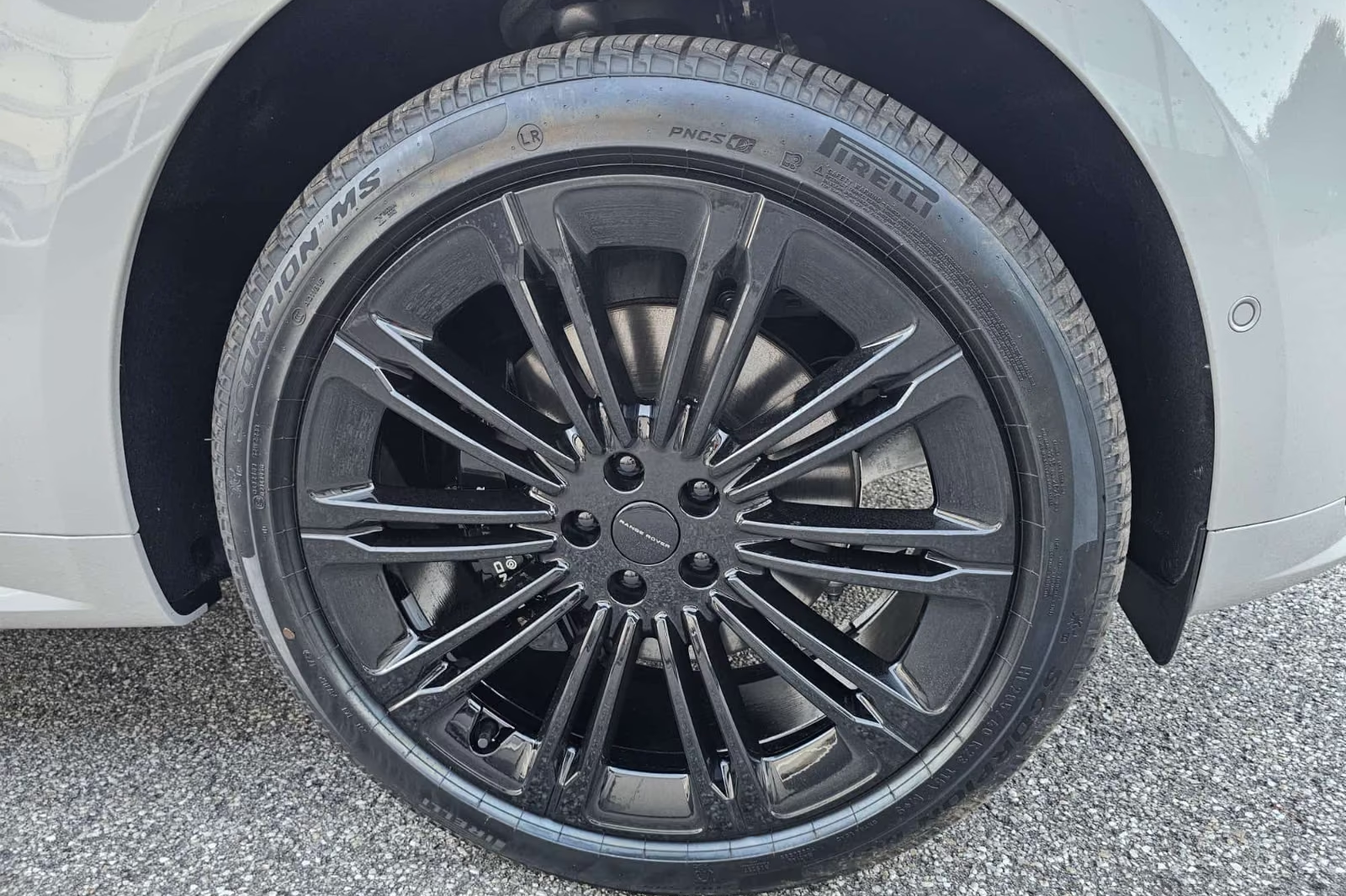 Надёжный Land Rover Range Rover Sport Dynamic HSE P460e, plug-in hybrid 2026 3.0 л 460 л.с Гибрид с двигателем 3,0 л, Серый, пробег 35 км, Автомат, поставка из Германия, фото 8